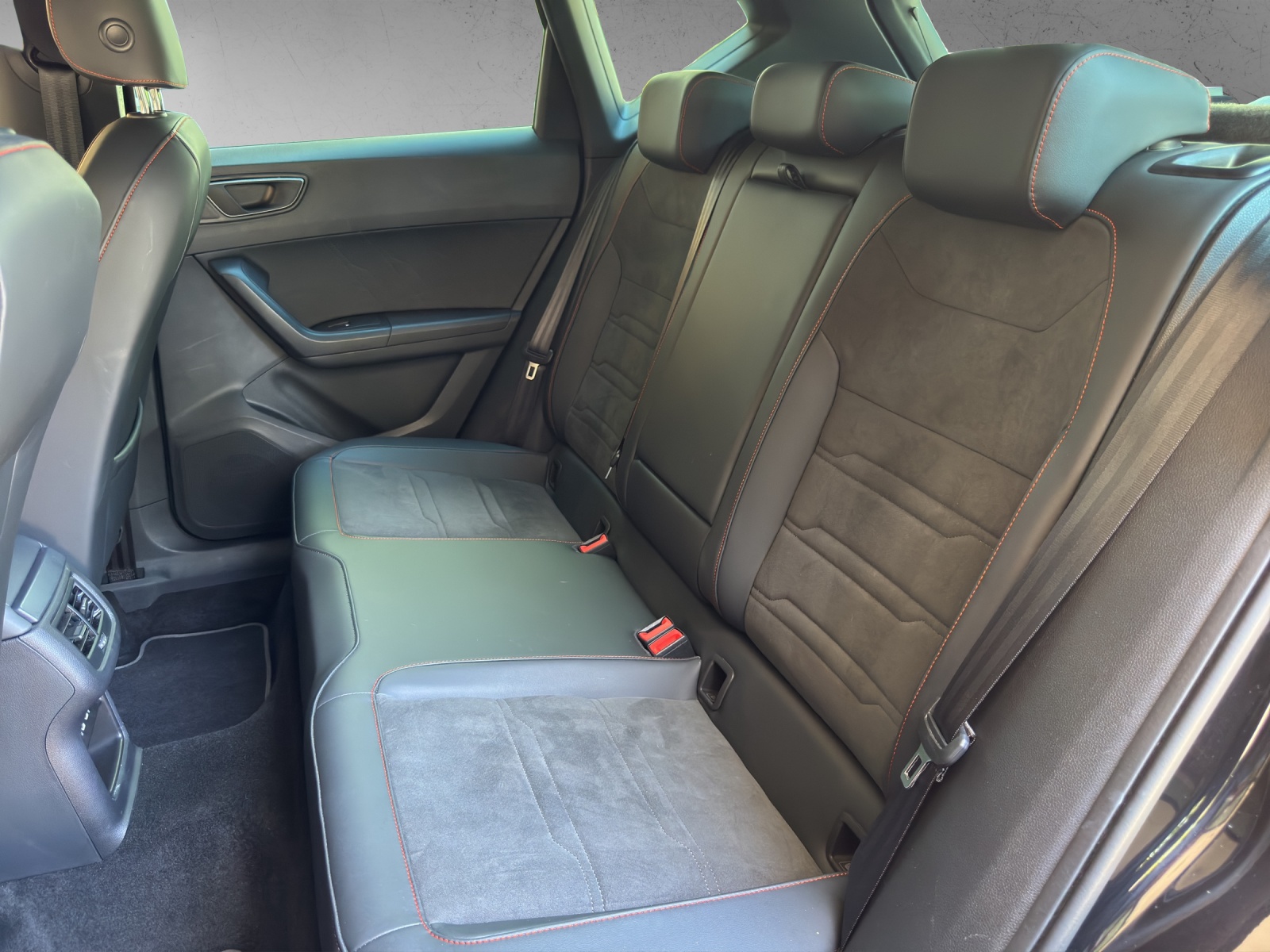 SEAT Ateca 2.0 TSI Hola FR 4Drive DSG-image-15