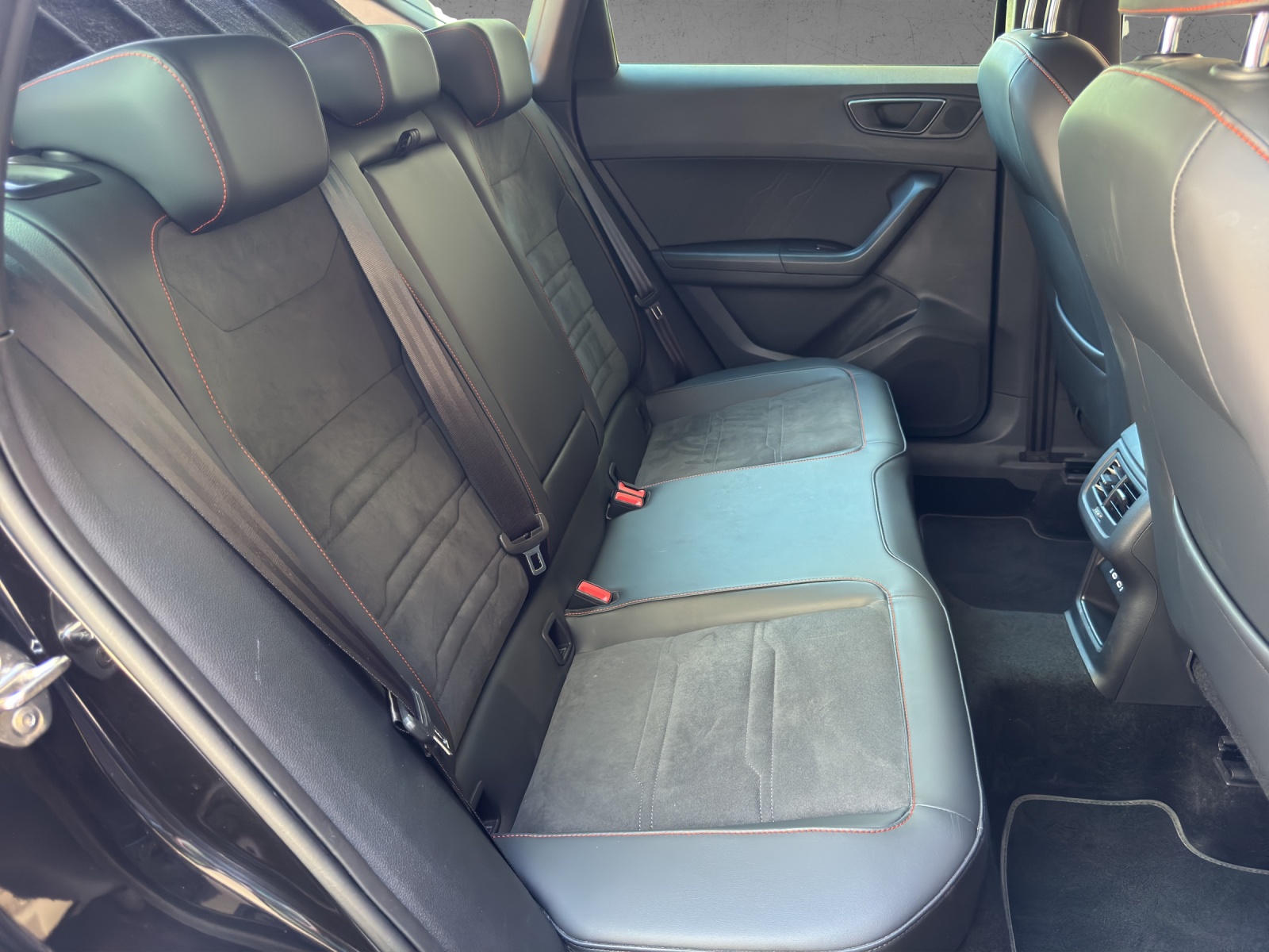 SEAT Ateca 2.0 TSI Hola FR 4Drive DSG-image-19