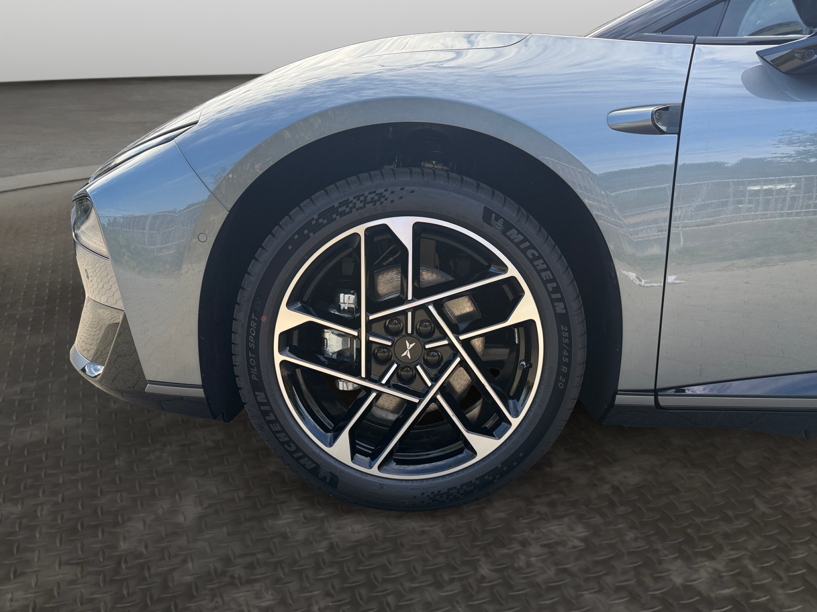 XPENG P7+ Long Range RWD 74.9kWh-image-8