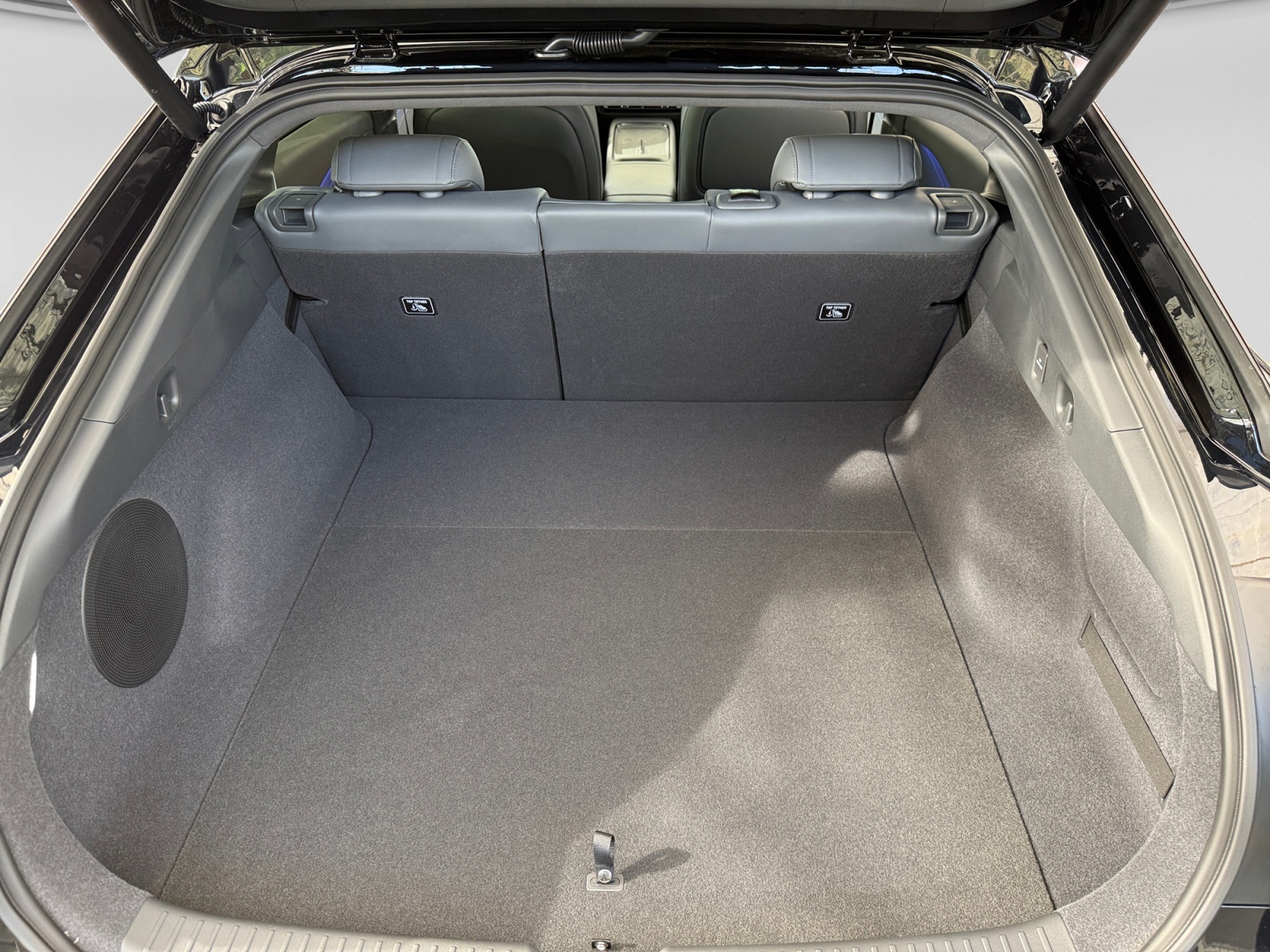XPENG P7+ Long Range RWD 74.9kWh-image-18
