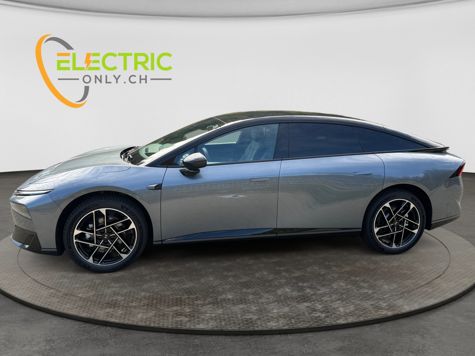 XPENG P7+ Long Range RWD 74.9kWh-showroom-element-1