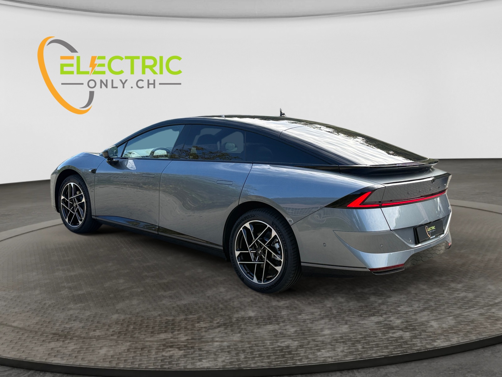 XPENG P7+ Long Range RWD 74.9kWh-showroom-element-2