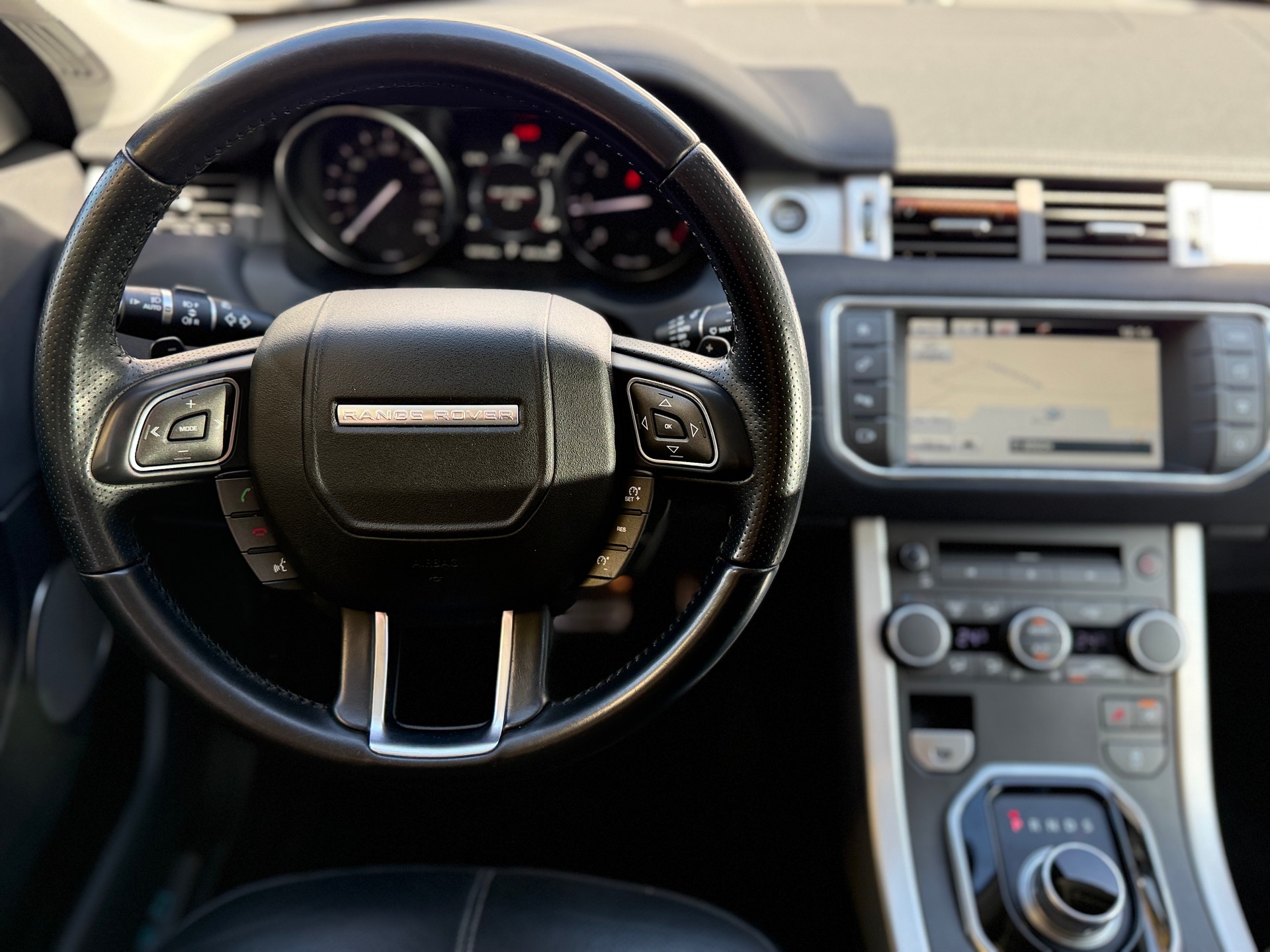 LAND ROVER Range Rover Evoque 2.0 TD4 HSE Dynamic AT9-image-11