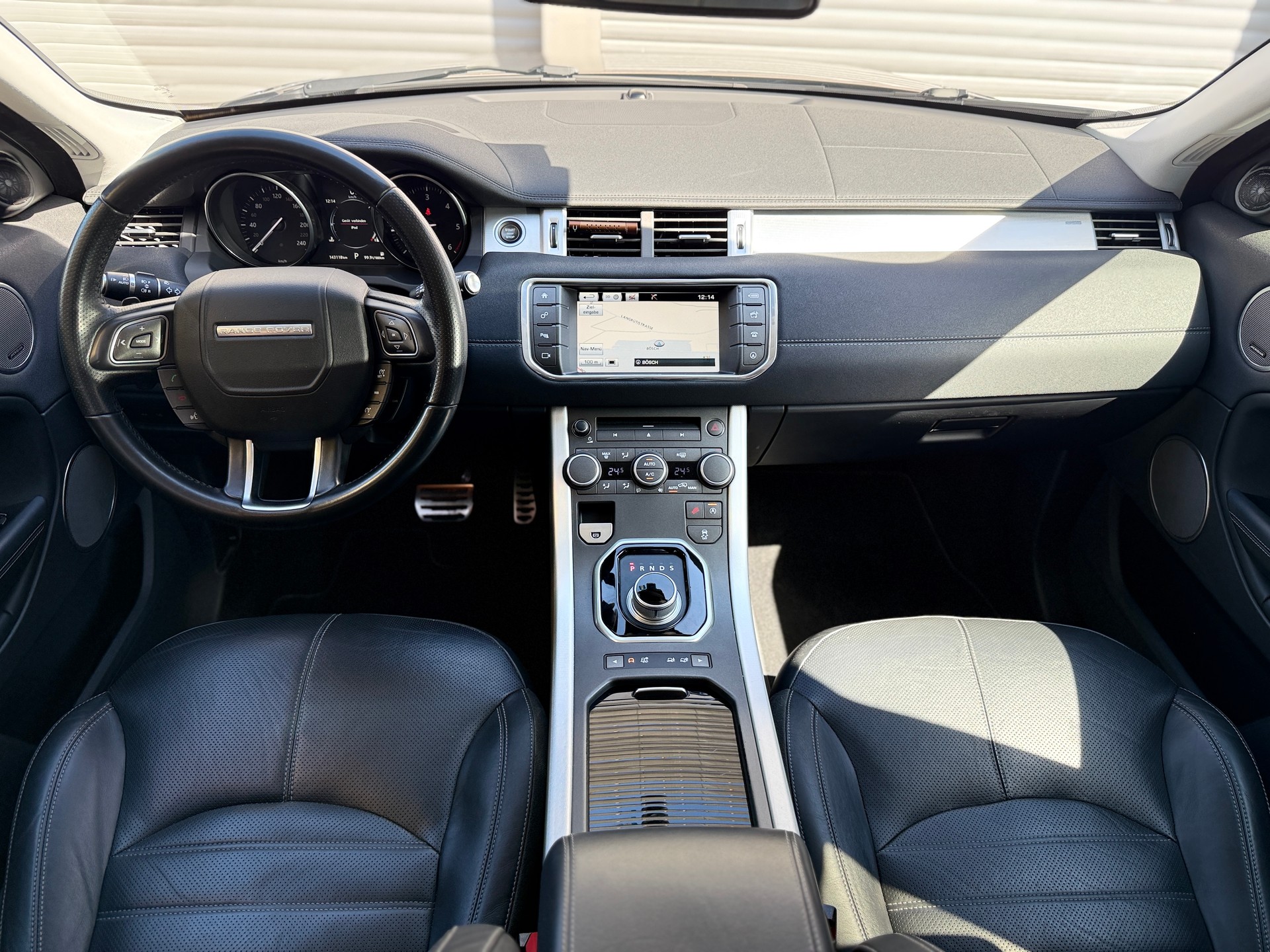 LAND ROVER Range Rover Evoque 2.0 TD4 HSE Dynamic AT9-image-10