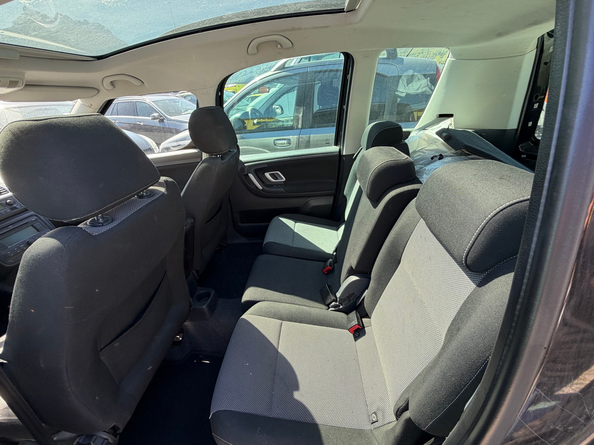 SKODA Roomster 1.6 Style-image-7