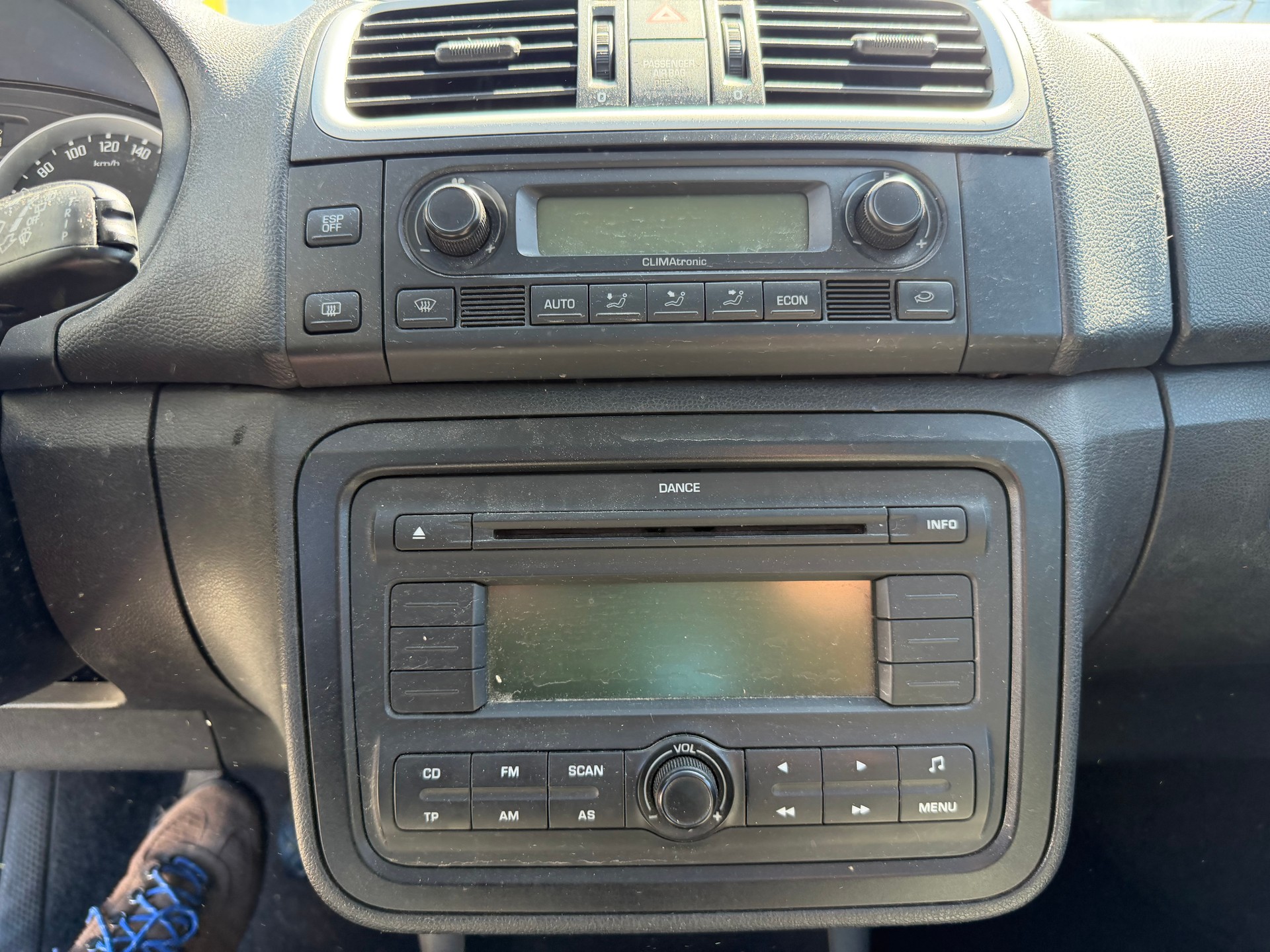 SKODA Roomster 1.6 Style-image-9