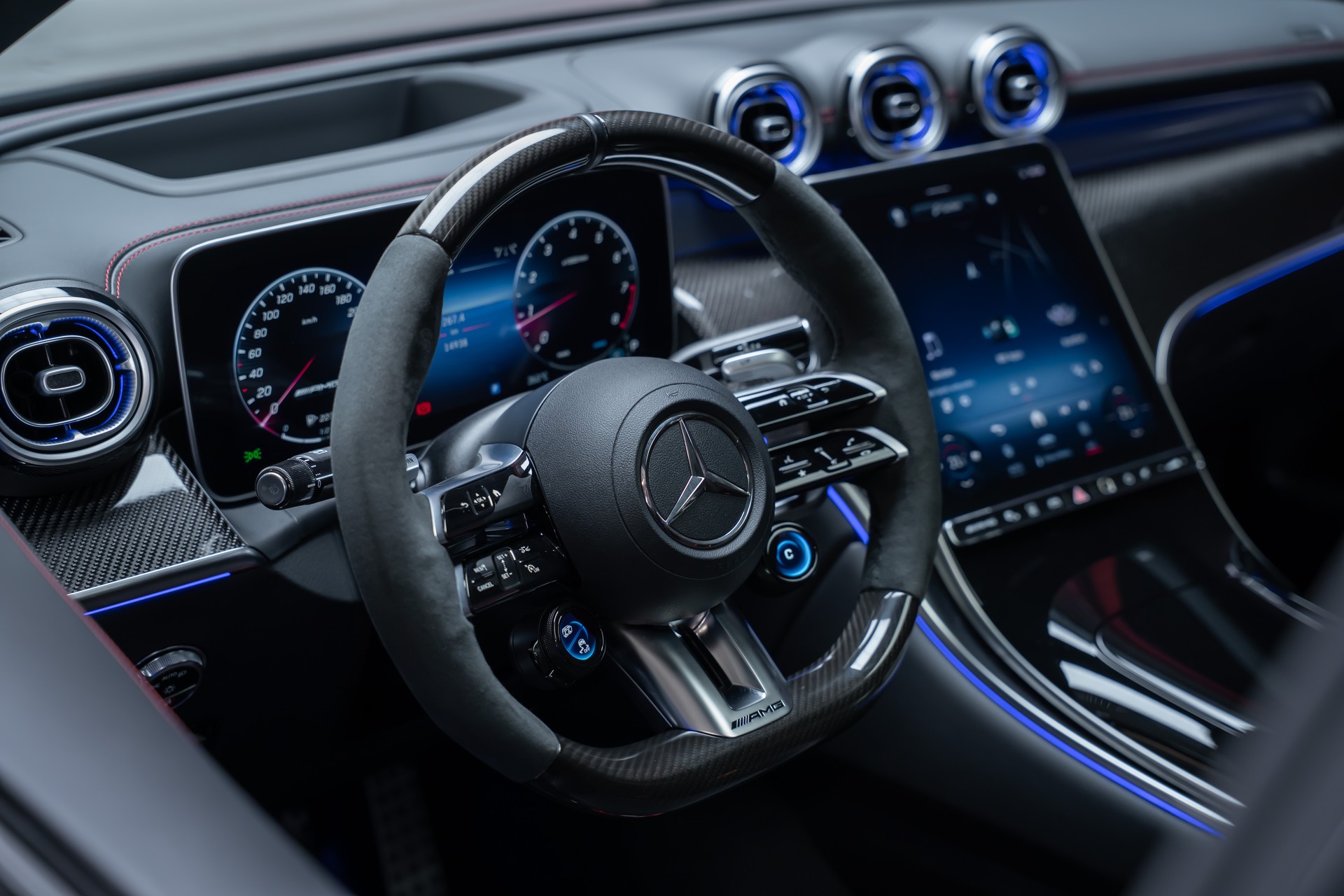 MERCEDES-BENZ GLC 43 AMG Executive Edition 4matic Coupé / Panorama-Glasdach / HeadUp / Performance-Sitze-image-18