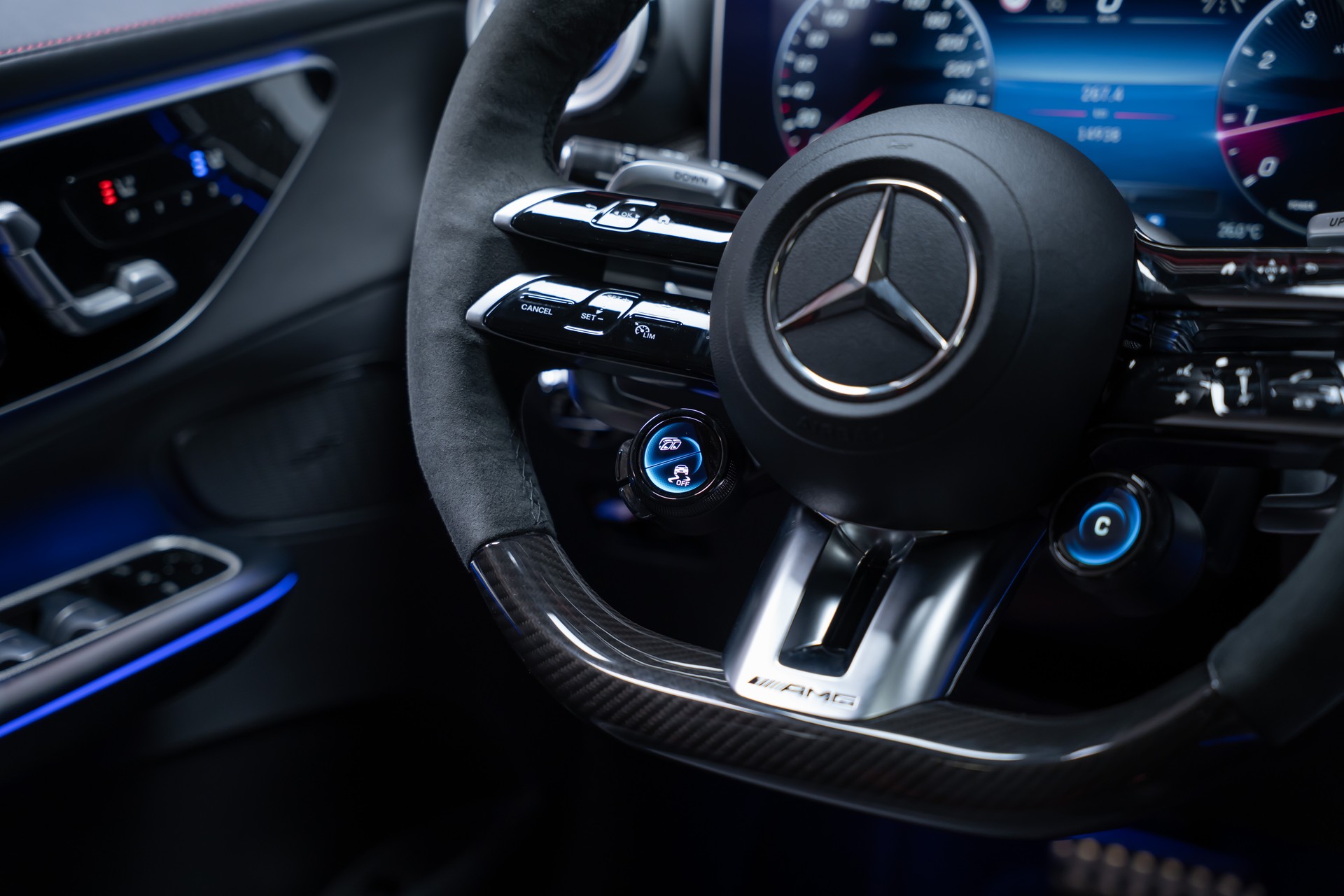 MERCEDES-BENZ GLC 43 AMG Executive Edition 4matic Coupé / Panorama-Glasdach / HeadUp / Performance-Sitze-image-33