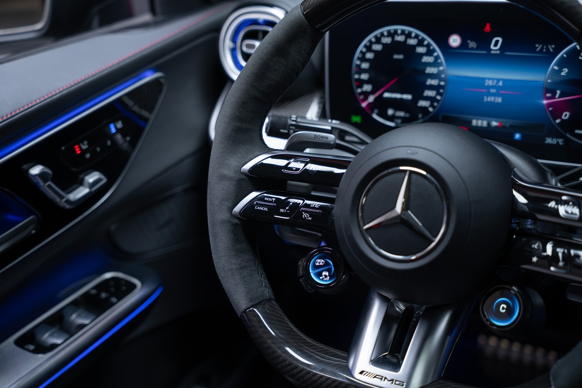 MERCEDES-BENZ GLC 43 AMG Executive Edition 4matic Coupé / Panorama-Glasdach / HeadUp / Performance-Sitze-image-32