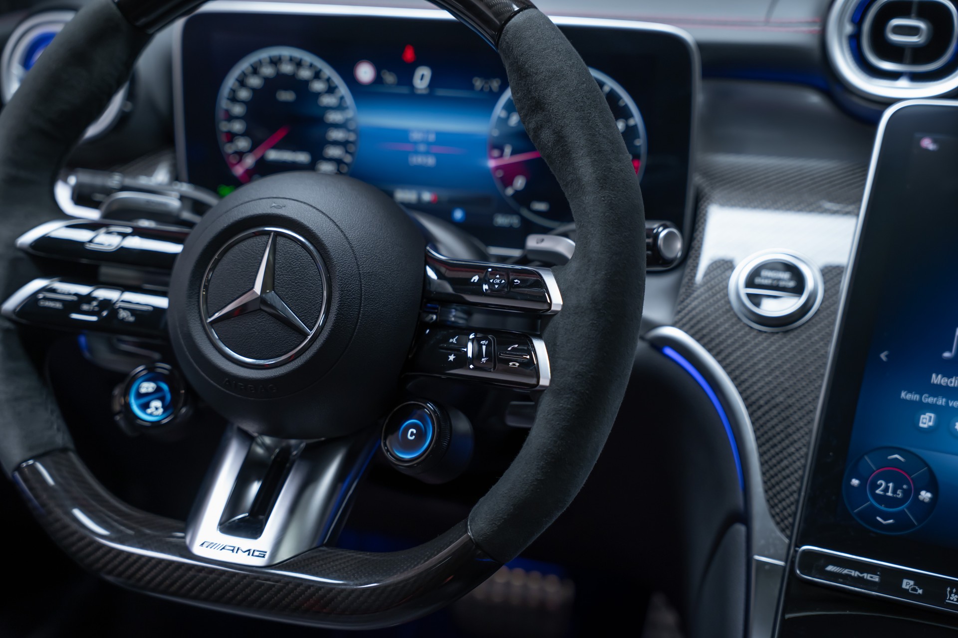 MERCEDES-BENZ GLC 43 AMG Executive Edition 4matic Coupé / Panorama-Glasdach / HeadUp / Performance-Sitze-image-34