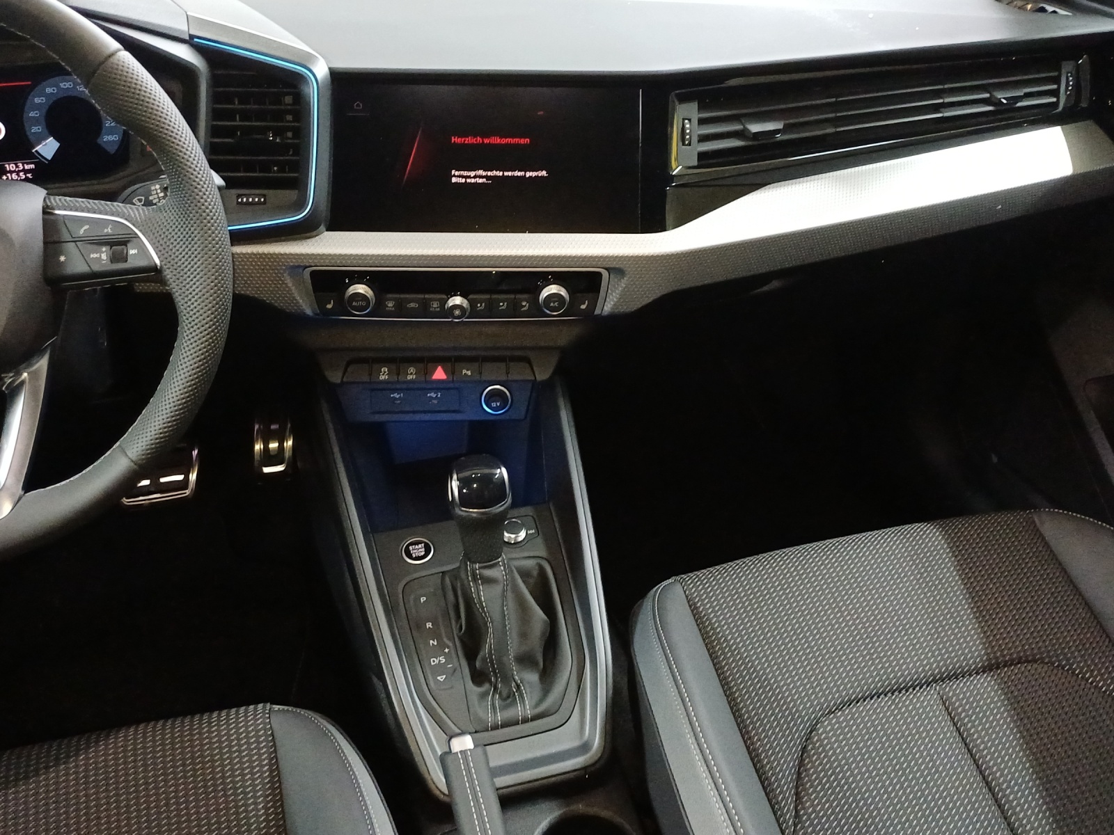 AUDI A1 Sportback 30 TFSI S Line Attraction S-tronic-image-10