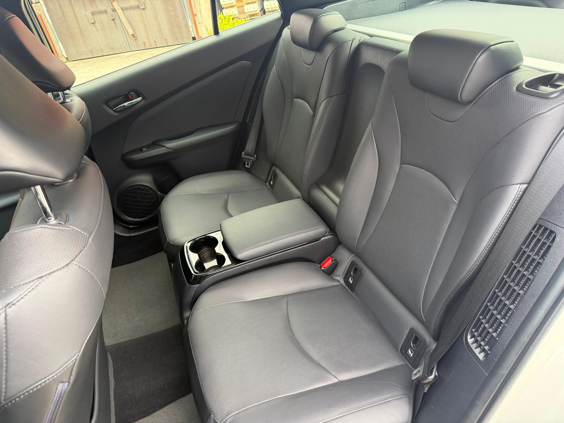 TOYOTA Prius 1.8 VVT-i Plug-in Hybrid Premium-image-7