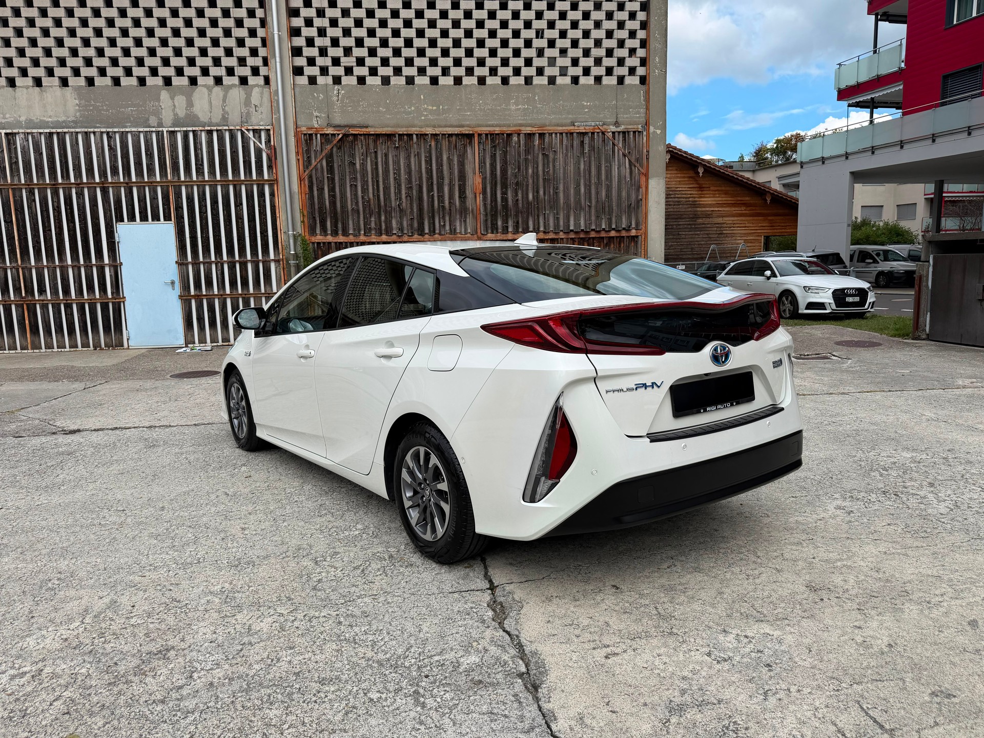 TOYOTA Prius 1.8 VVT-i Plug-in Hybrid Premium-showroom-element-2