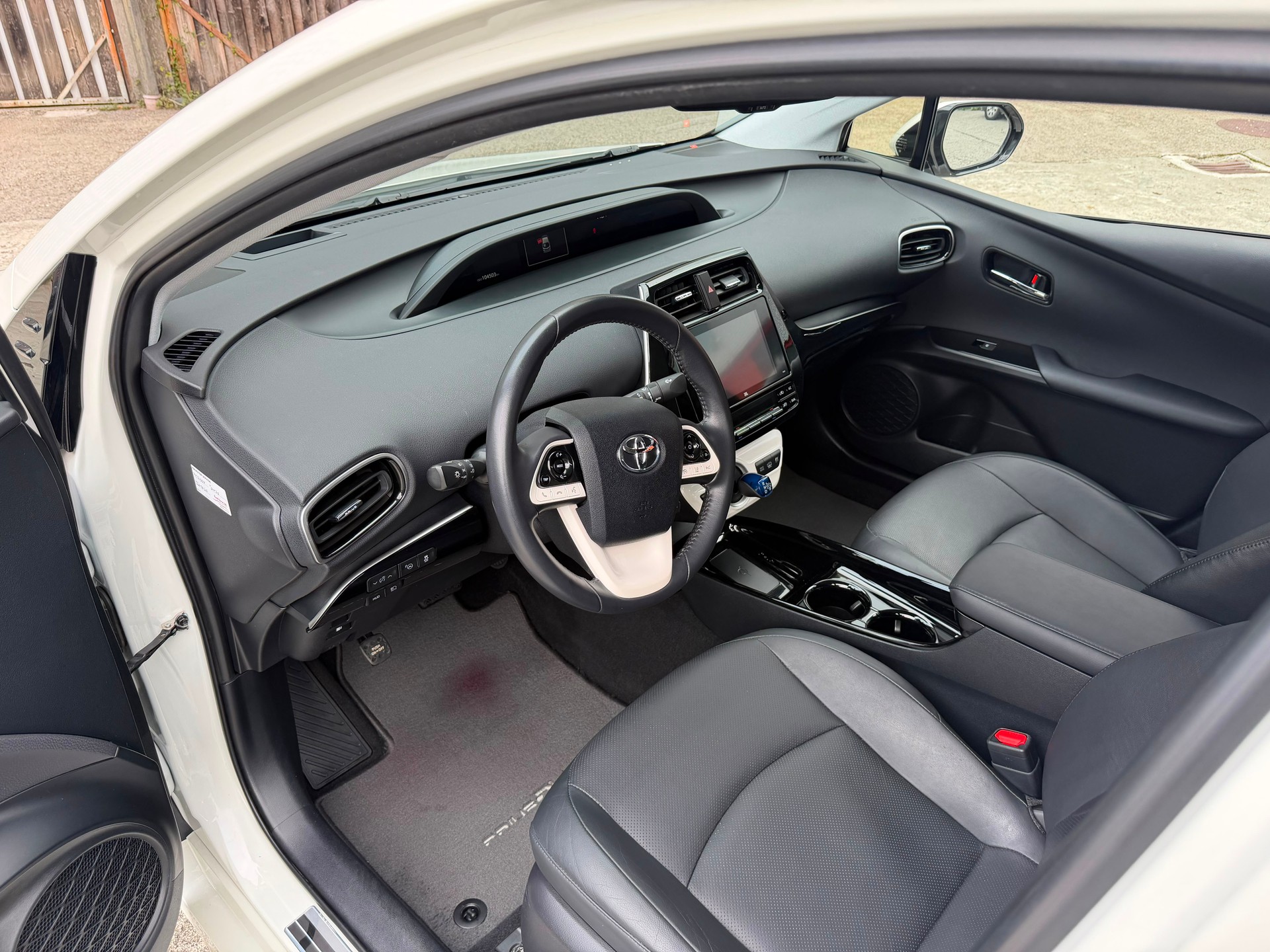 TOYOTA Prius 1.8 VVT-i Plug-in Hybrid Premium-image-9