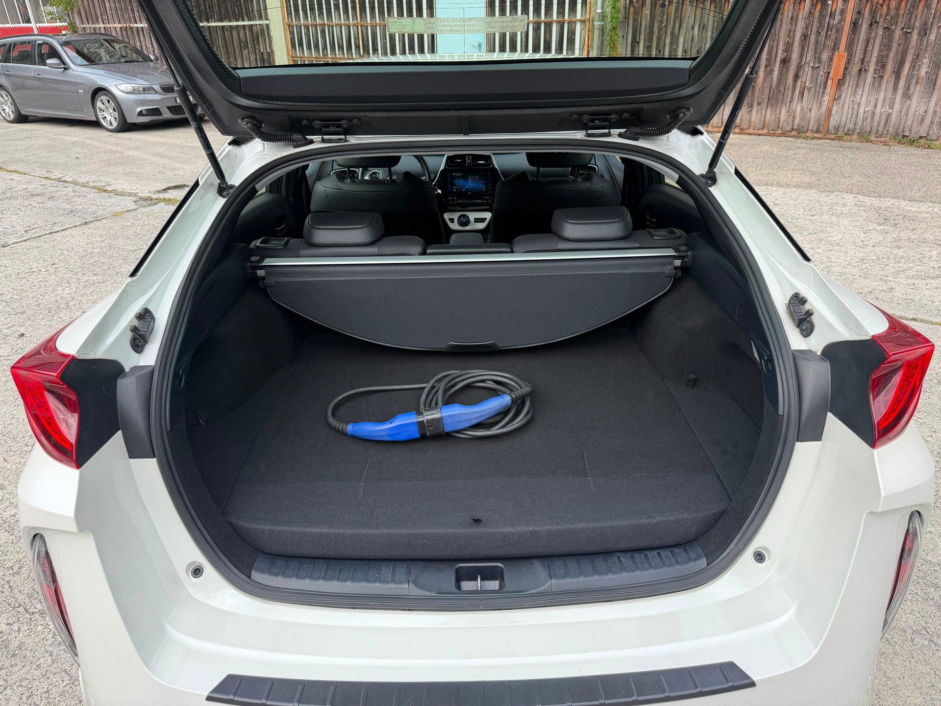 TOYOTA Prius 1.8 VVT-i Plug-in Hybrid Premium-image-5