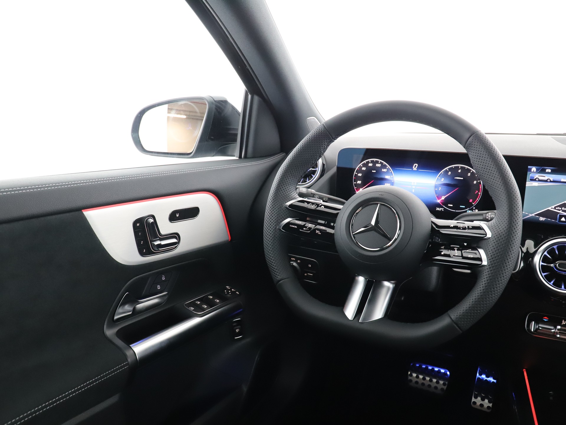 MERCEDES-BENZ GLA 200 Night Star 7G-D-image-12