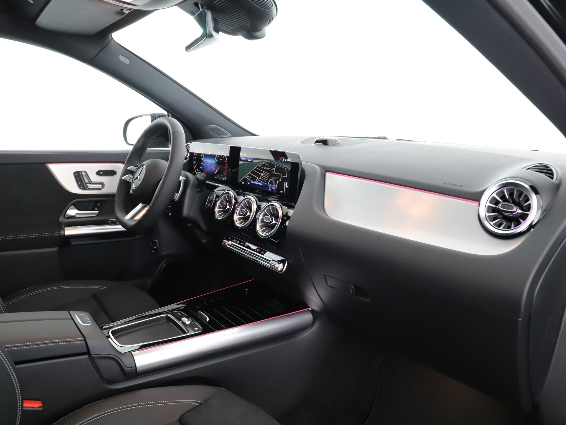 MERCEDES-BENZ GLA 200 Night Star 7G-D-image-10