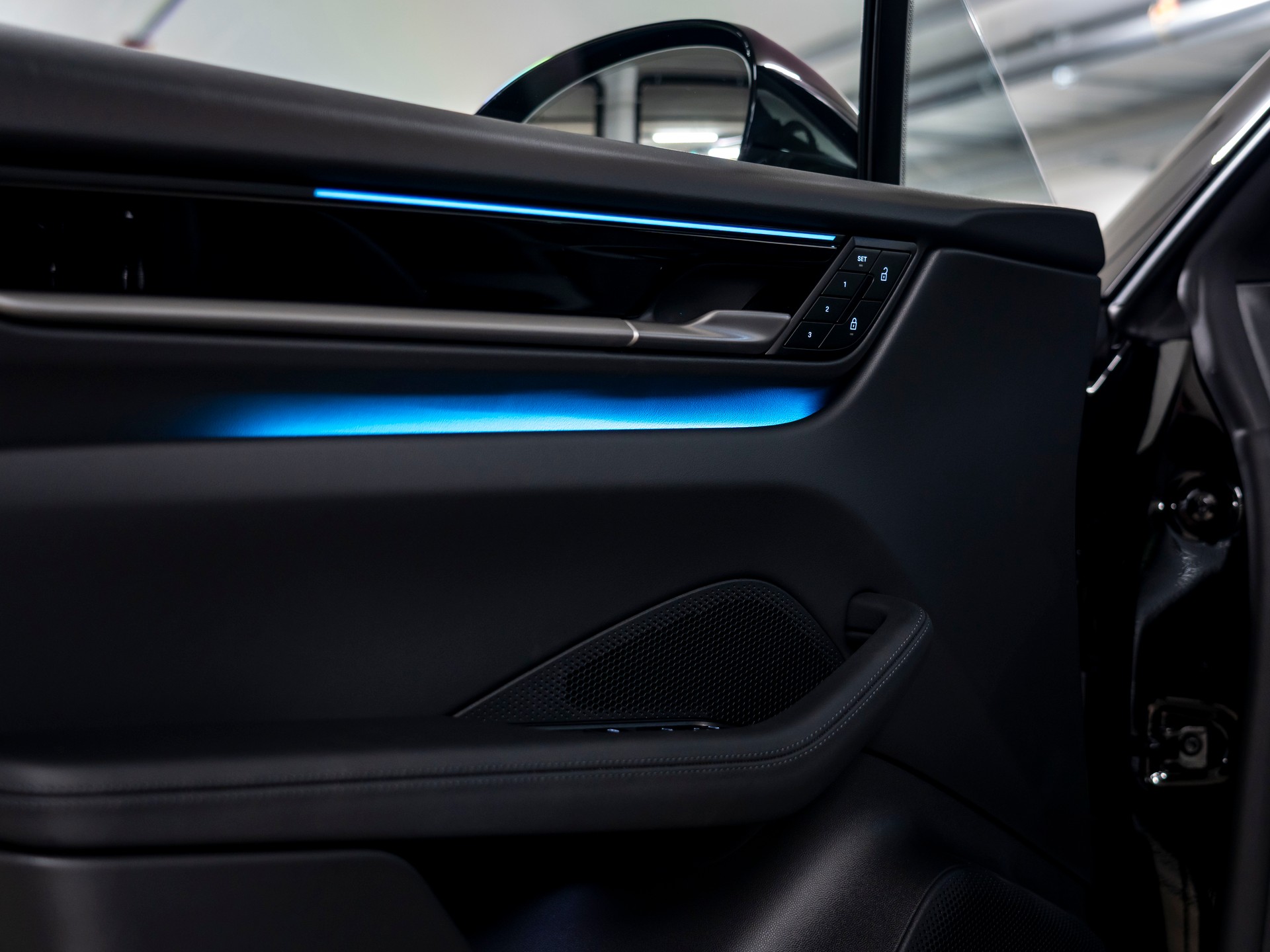 PORSCHE Macan 4 100kWh-image-16