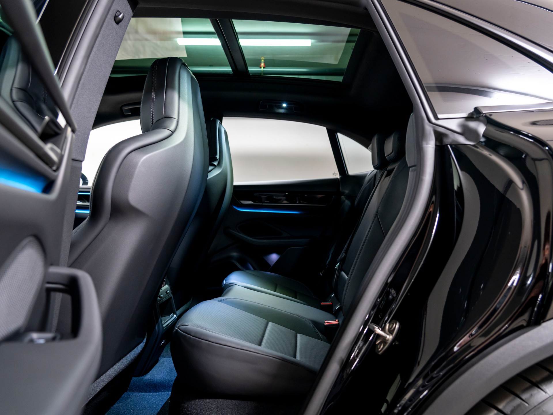 PORSCHE Macan 4 100kWh-image-19