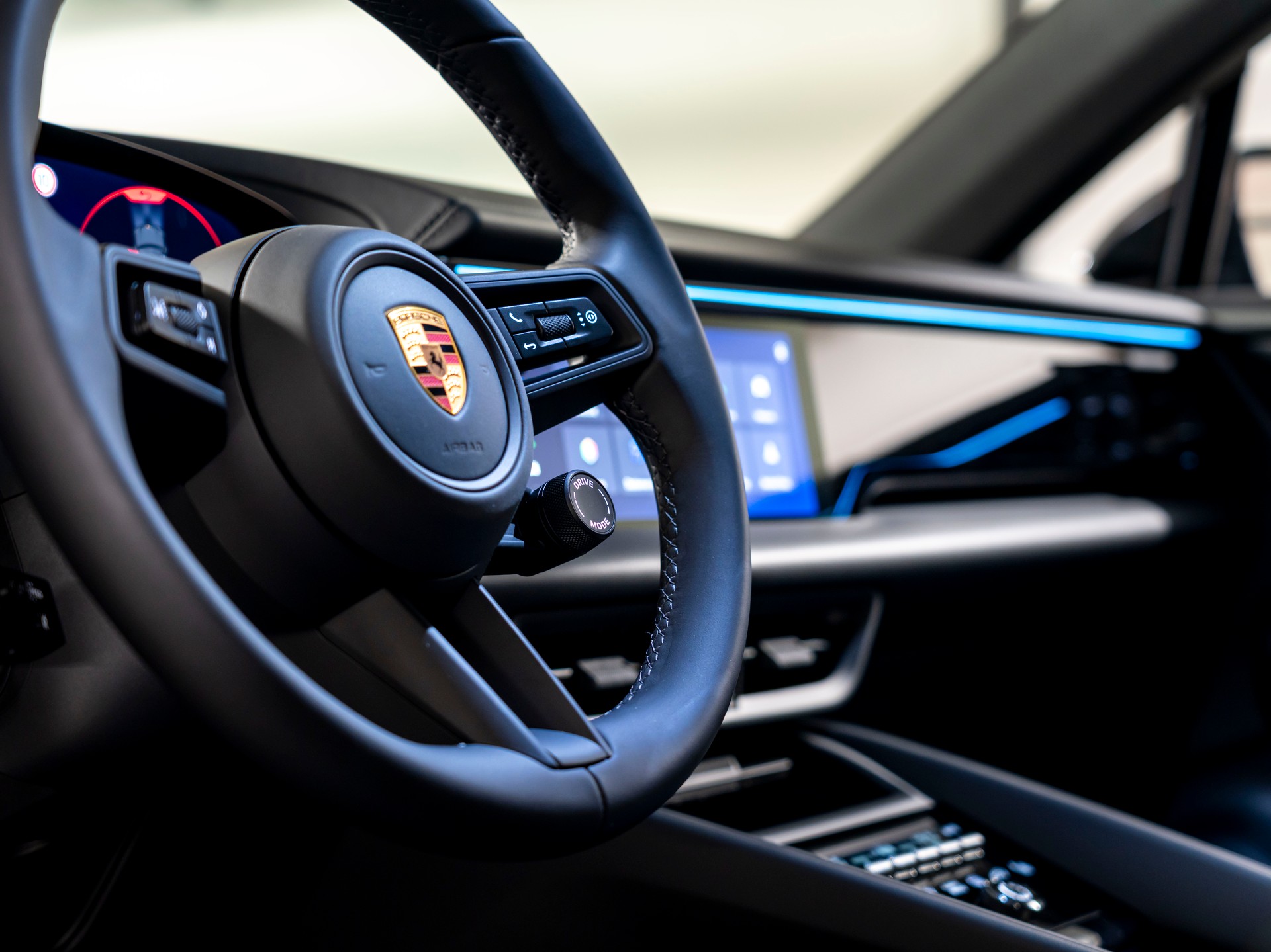PORSCHE Macan 4 100kWh-image-10