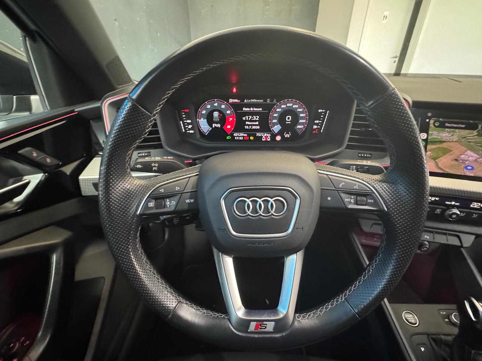 AUDI A1 Sportback 35 TFSI S Line S-tronic-image-15