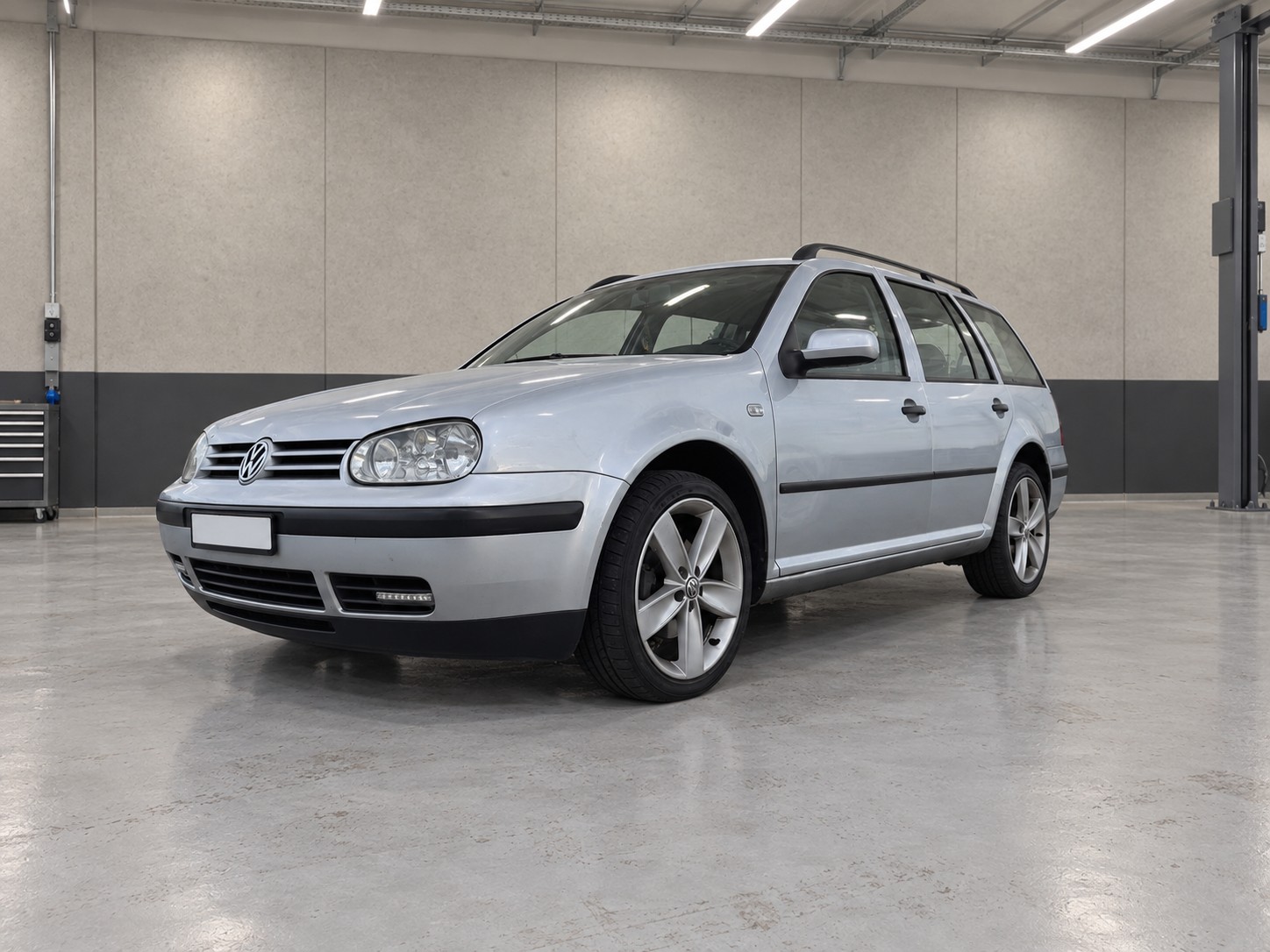 VW Golf Variant 2.0 Comfortline-image-2