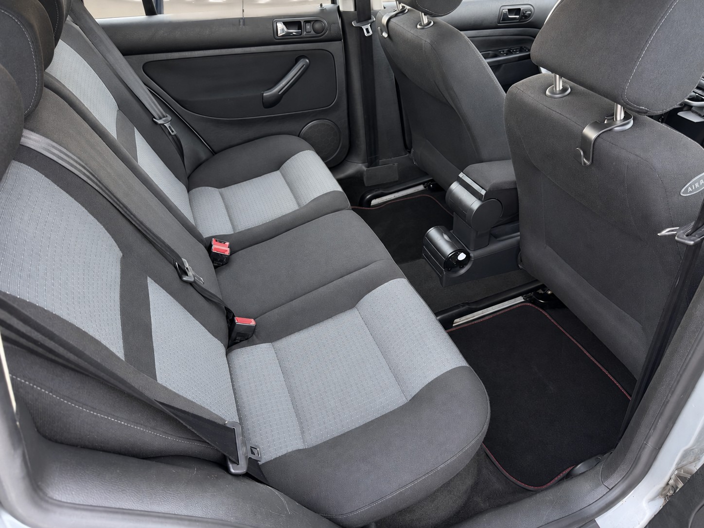 VW Golf Variant 2.0 Comfortline-image-13