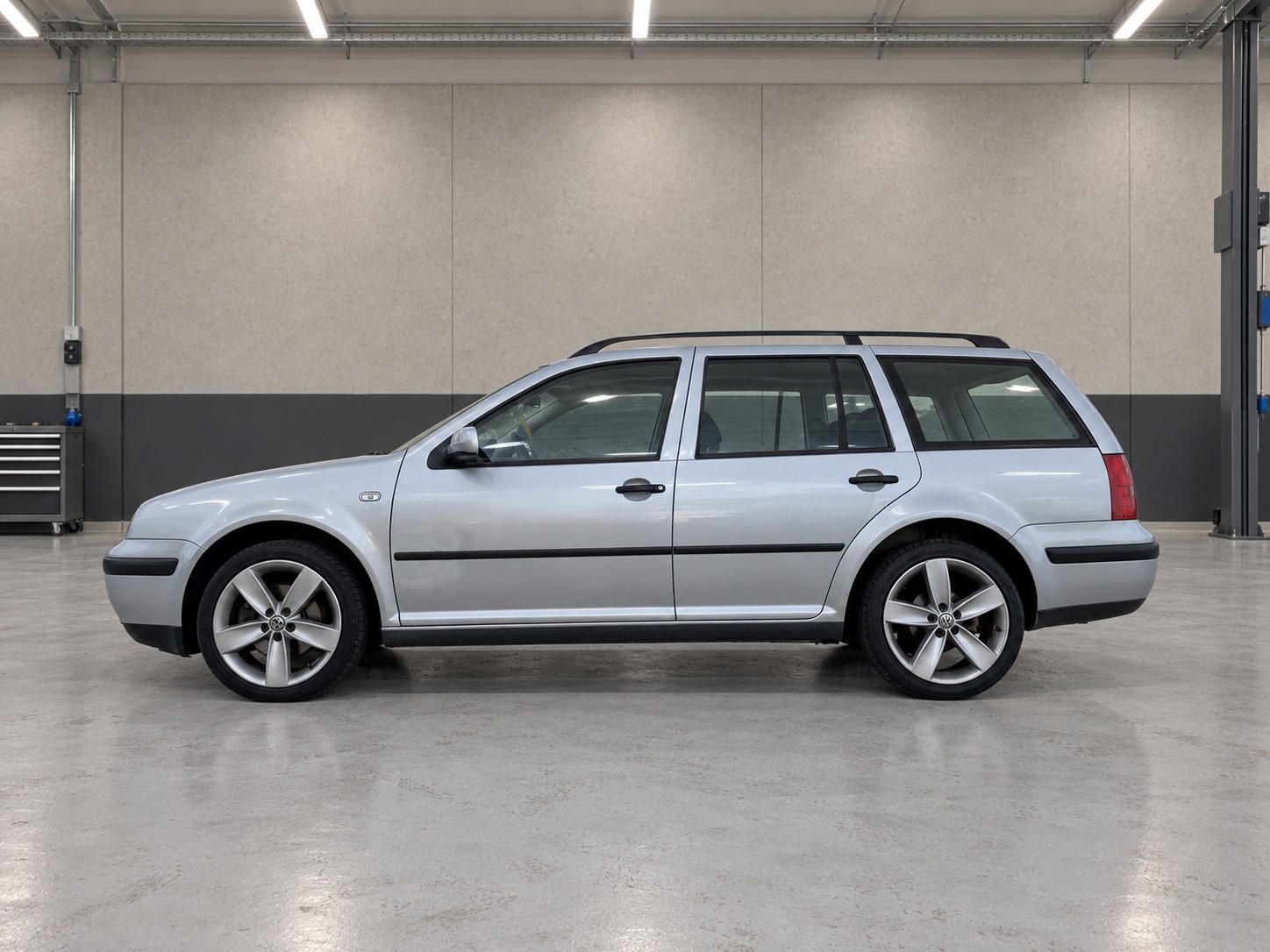 VW Golf Variant 2.0 Comfortline-image-3