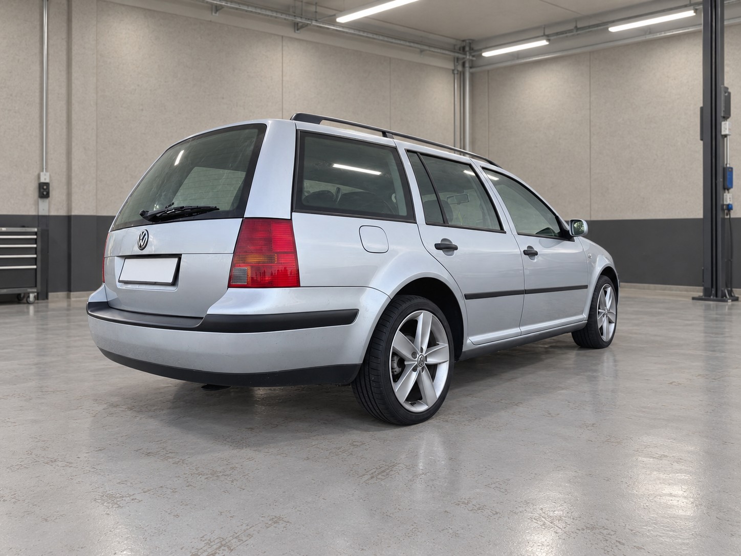 VW Golf Variant 2.0 Comfortline-image-6
