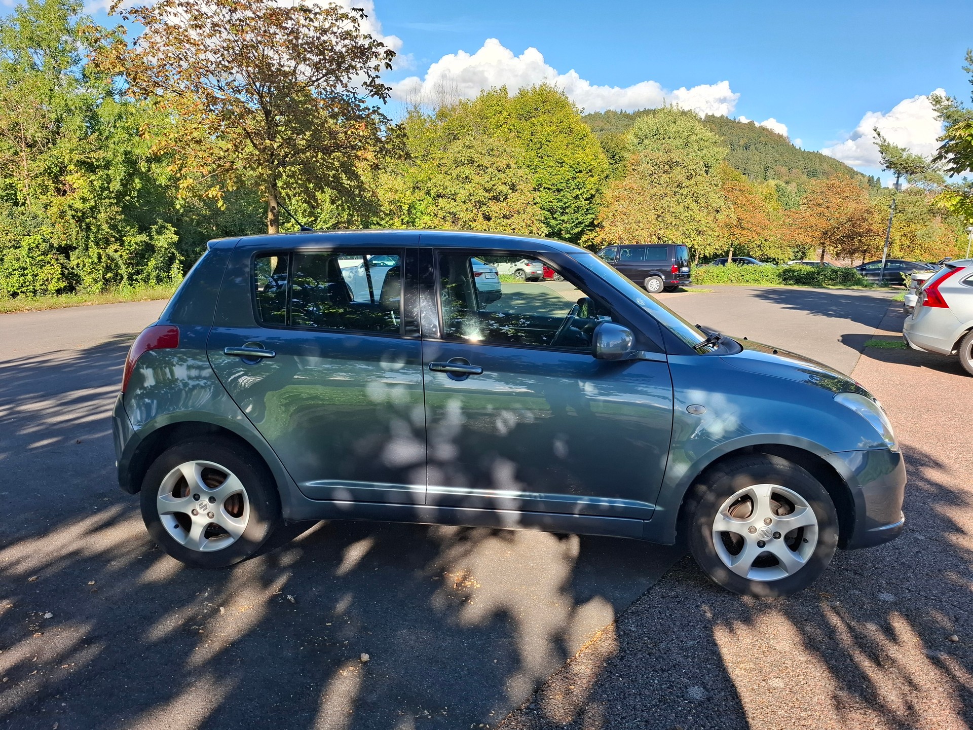 SUZUKI Swift 1.3i 16V GL 4x4-image-4