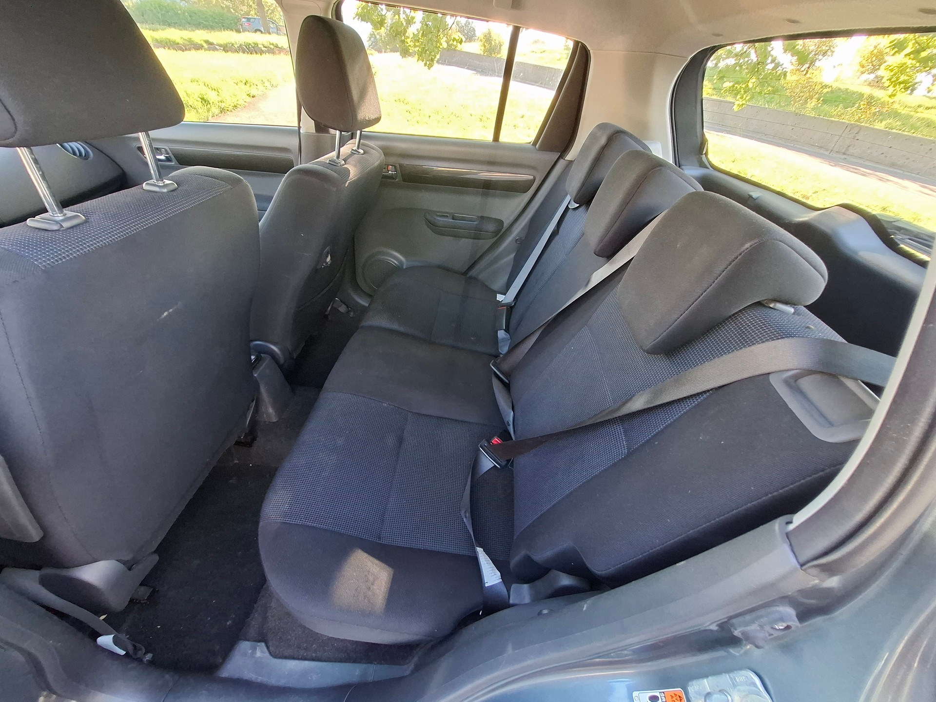SUZUKI Swift 1.3i 16V GL 4x4-image-10