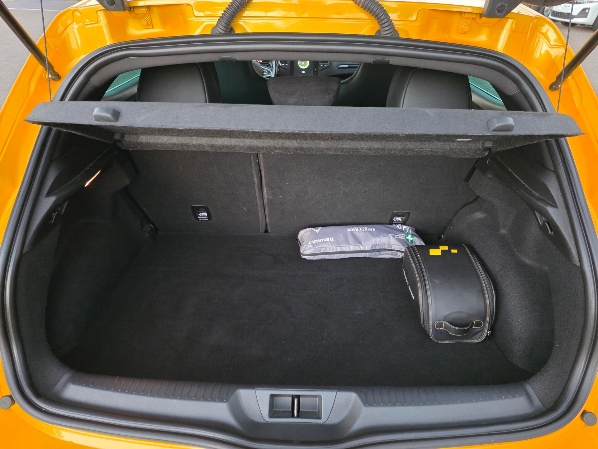 RENAULT Mégane Berline R.S. 280 EDC E6Dt-image-9