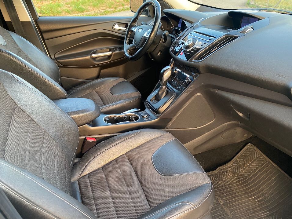 FORD Kuga 2.0 TDCi Titanium S 4WD PowerShift-image-6