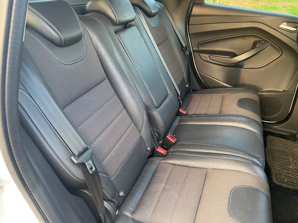FORD Kuga 2.0 TDCi Titanium S 4WD PowerShift-image-7