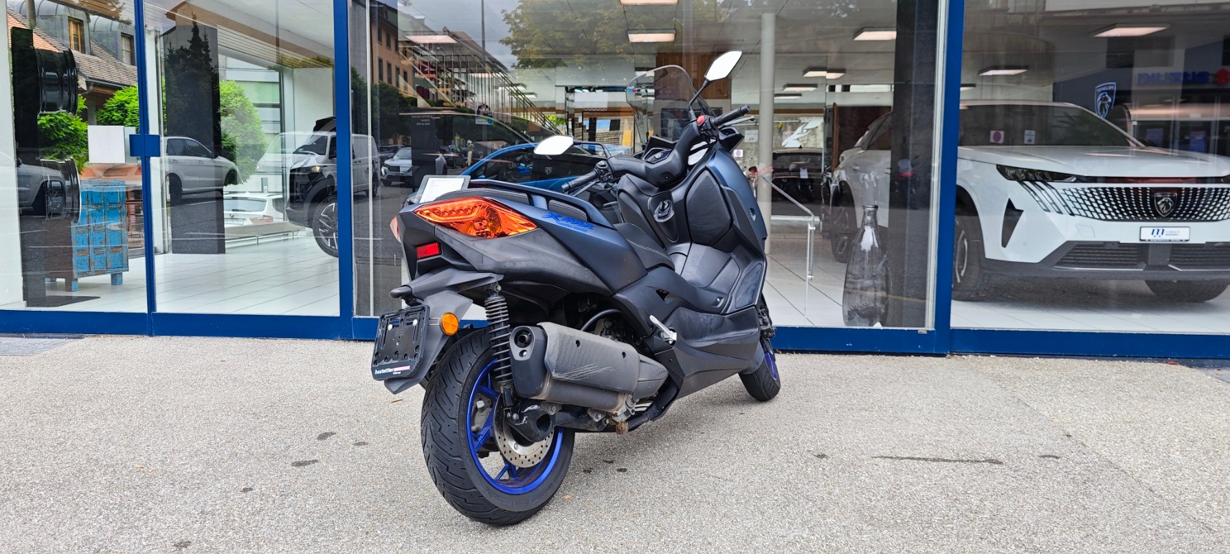 YAMAHA X-Max 300-showroom-element-3