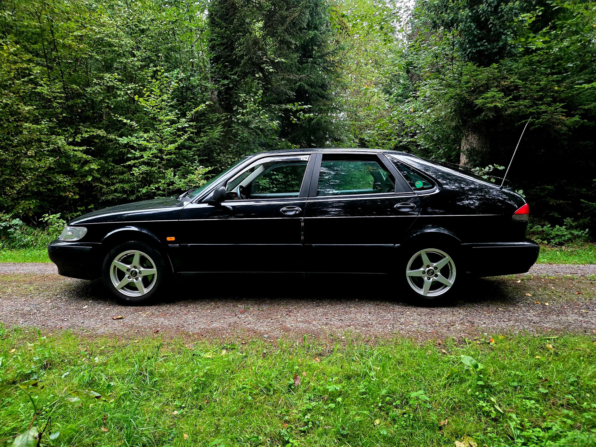 SAAB 9-3 2.0i-16-image-10