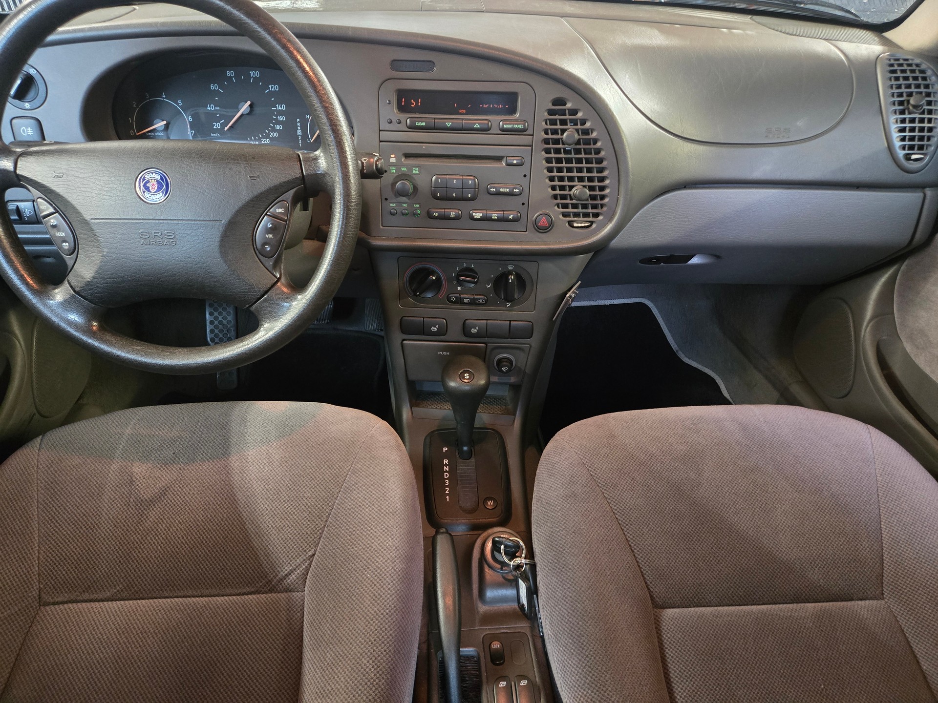 SAAB 9-3 2.0i-16-image-15