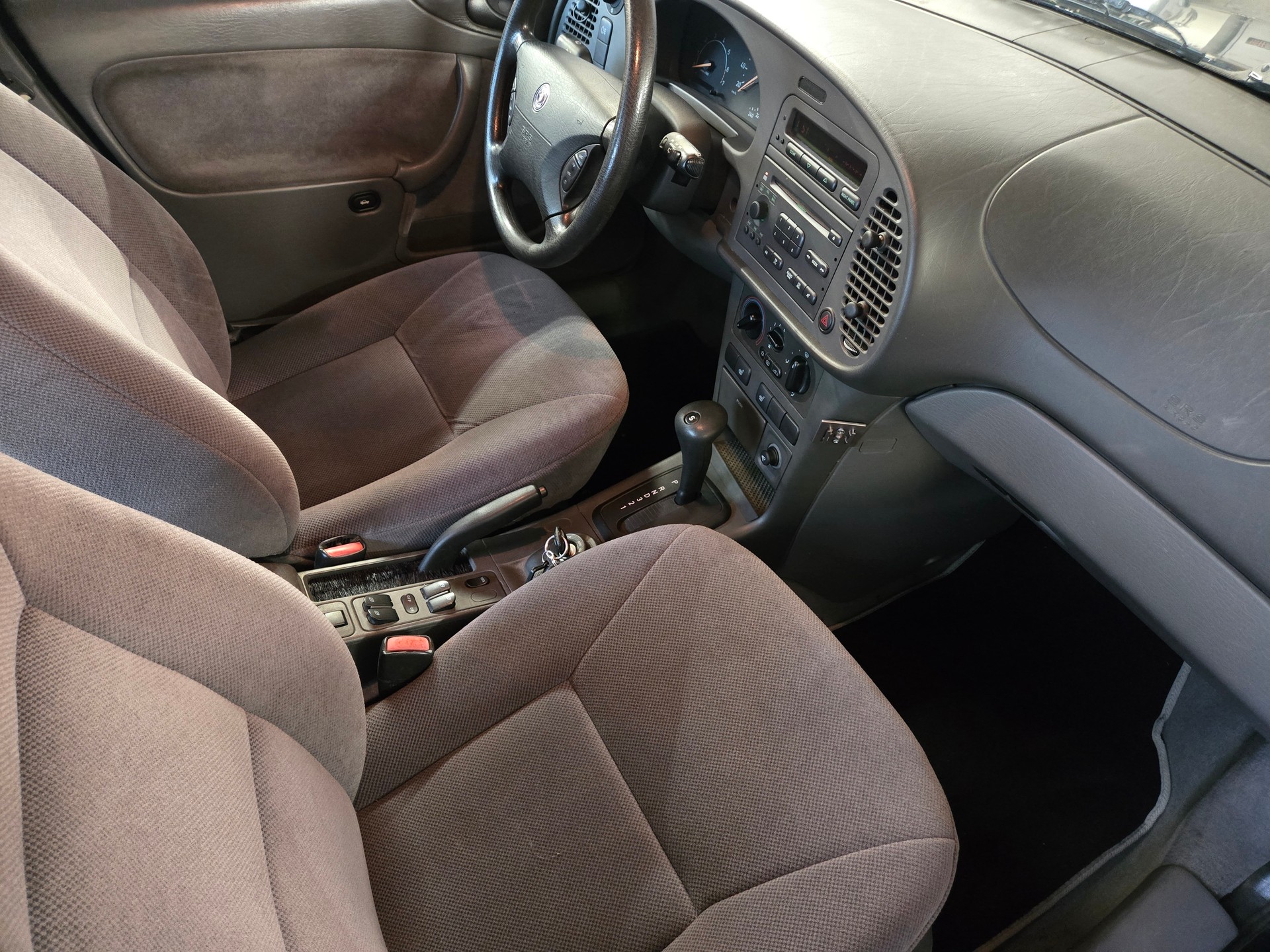 SAAB 9-3 2.0i-16-image-5
