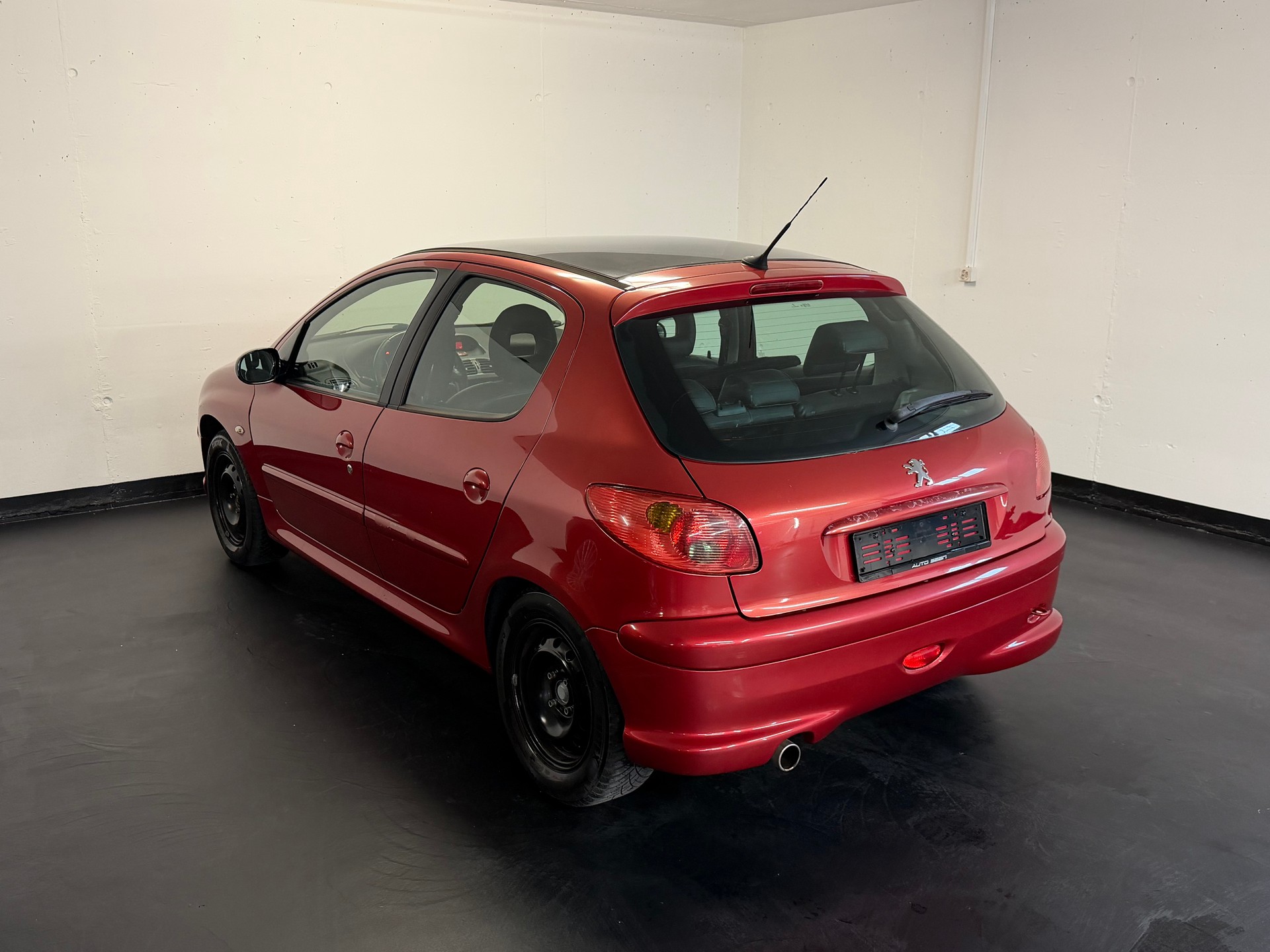 PEUGEOT 206 1.6 16V Platinum-image-3