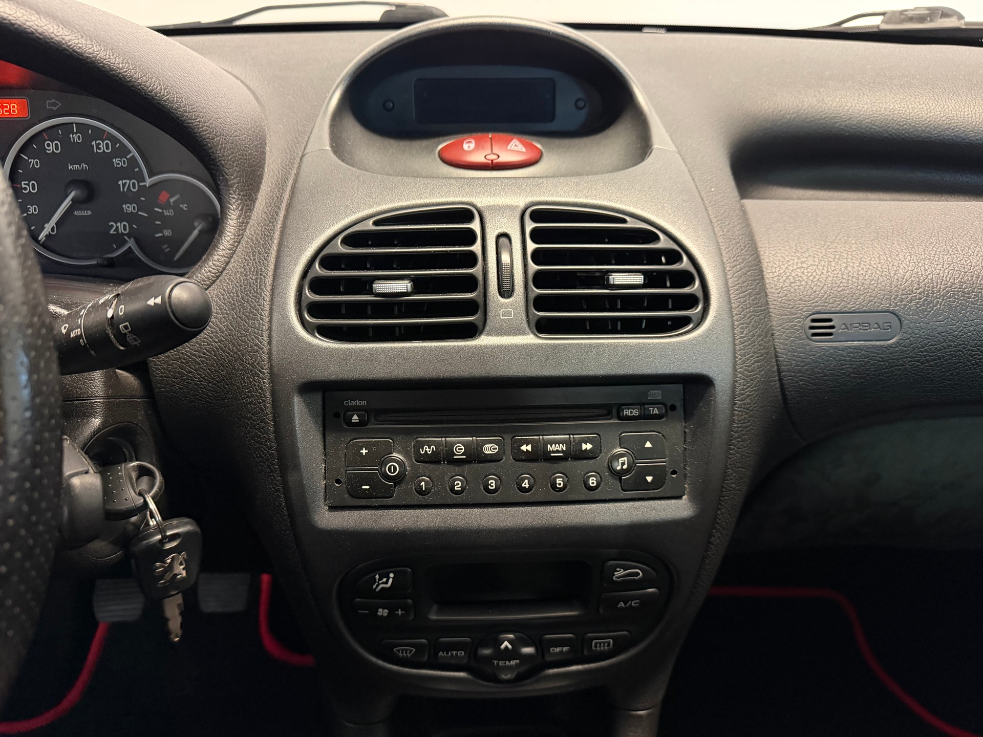 PEUGEOT 206 1.6 16V Platinum-image-12