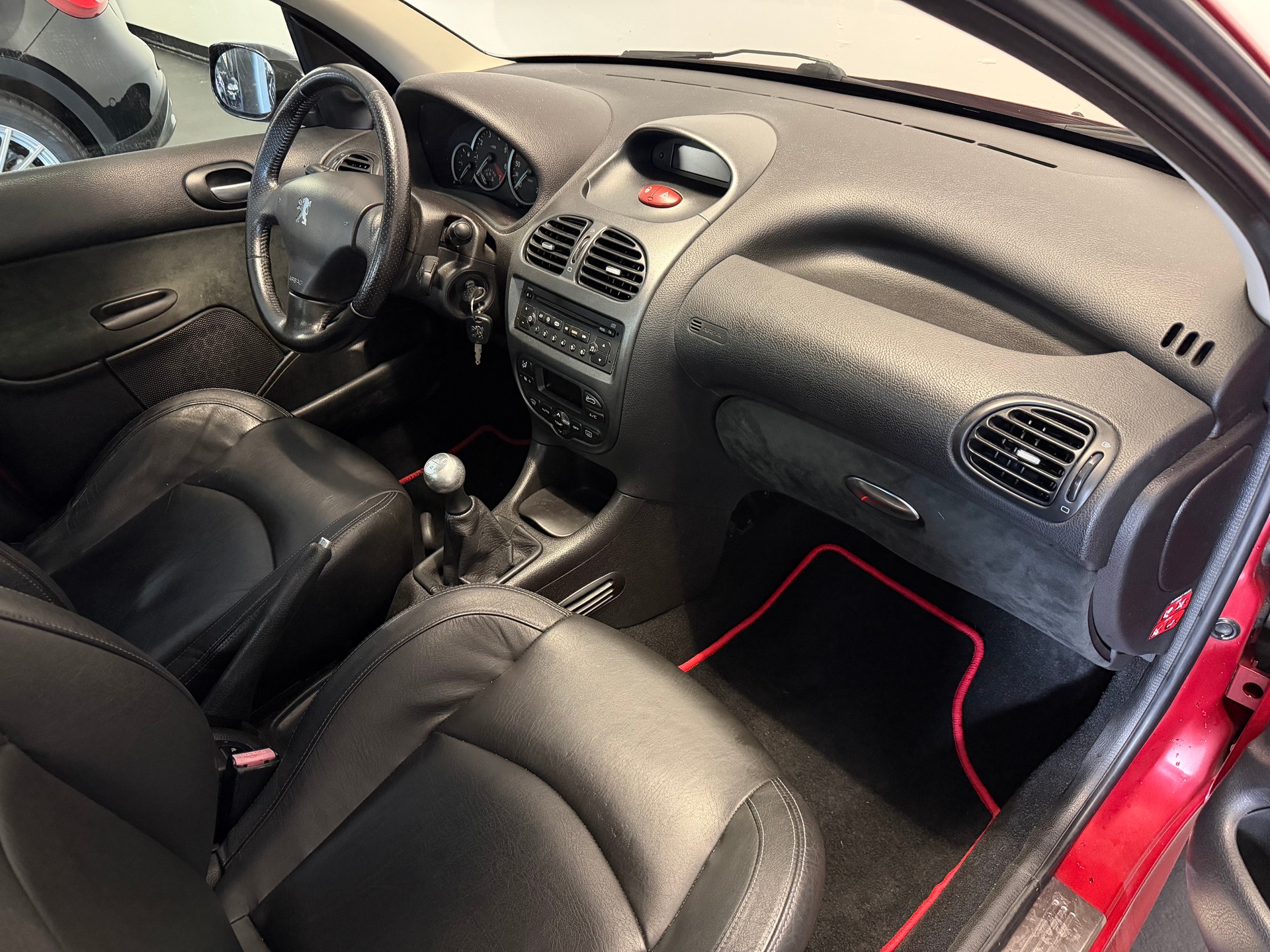 PEUGEOT 206 1.6 16V Platinum-image-10