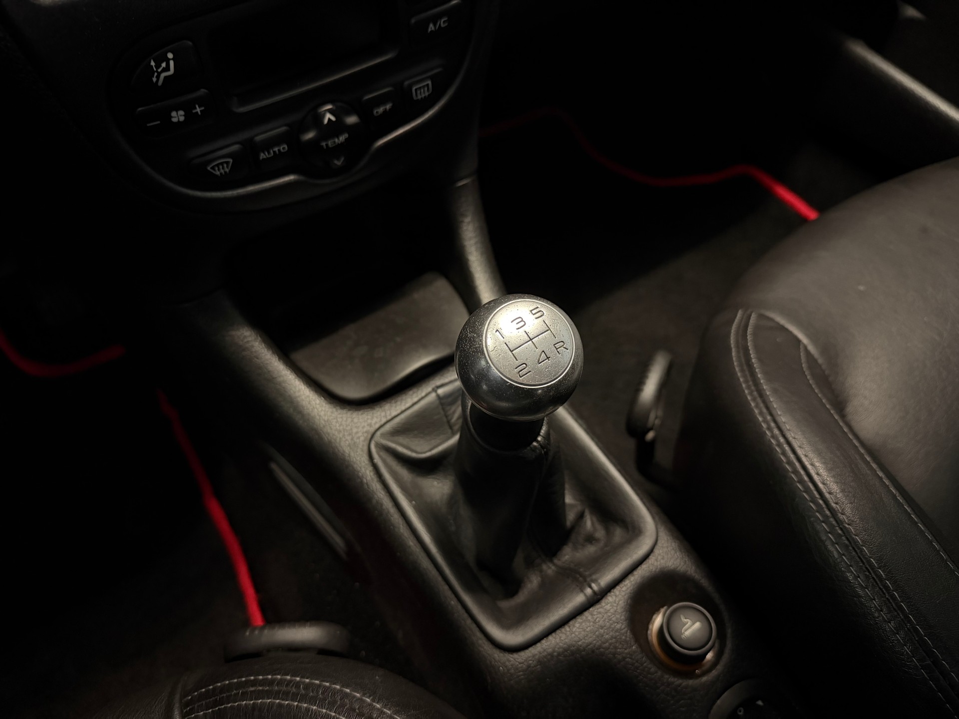 PEUGEOT 206 1.6 16V Platinum-image-13