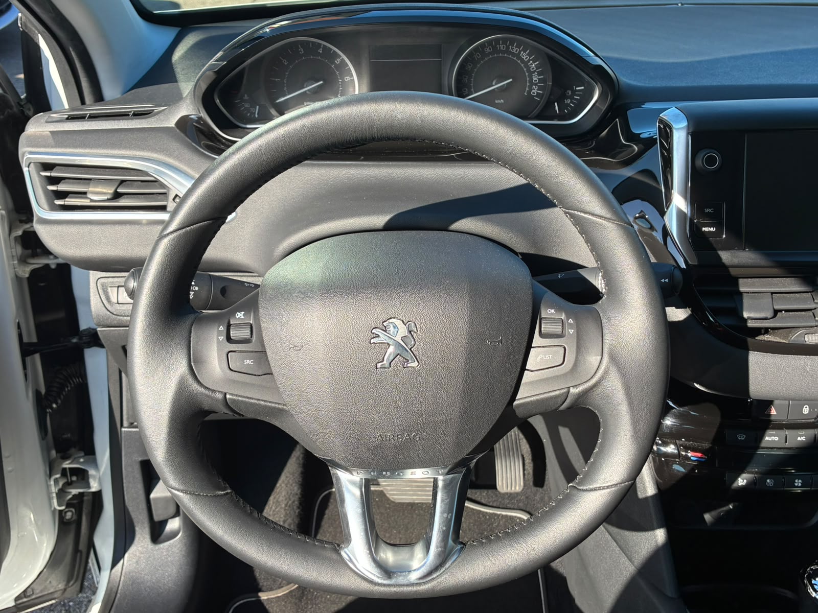 PEUGEOT 208 1.6 VTI Allure Automatik-image-9