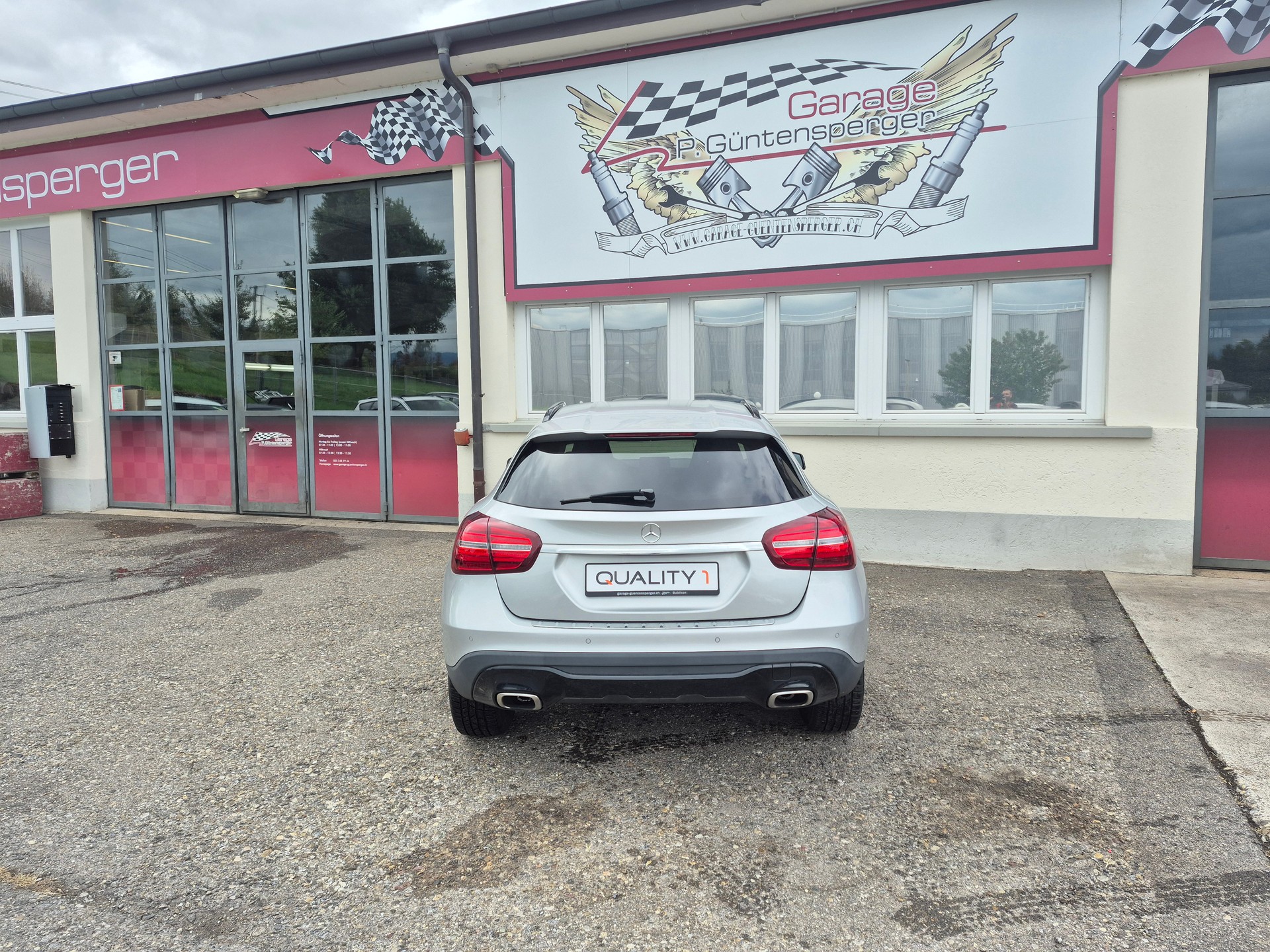 MERCEDES-BENZ GLA 200 7G-DCT-image-4