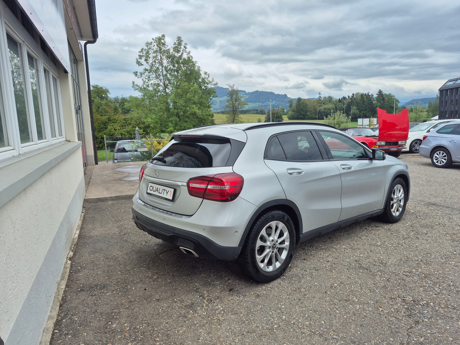 MERCEDES-BENZ GLA 200 7G-DCT-image-3