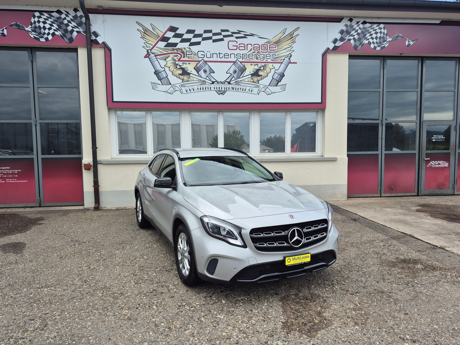 MERCEDES-BENZ GLA 200 7G-DCT-image-0