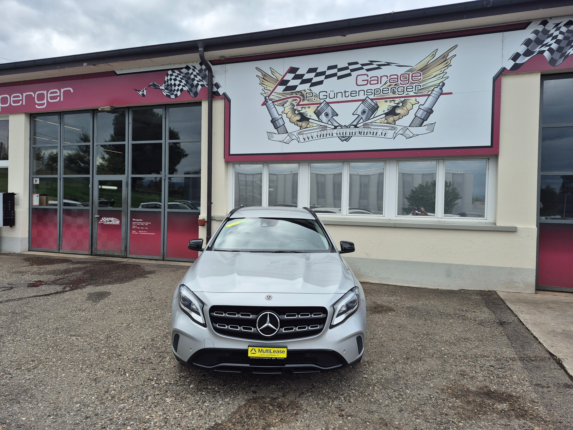 MERCEDES-BENZ GLA 200 7G-DCT-image-8