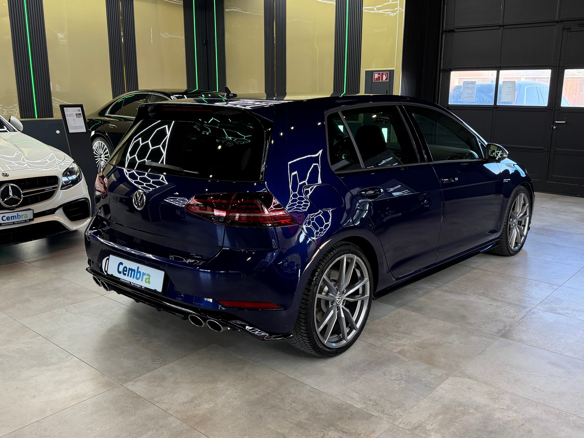 VW Golf 2.0 TSI R 4Motion DSG-image-4