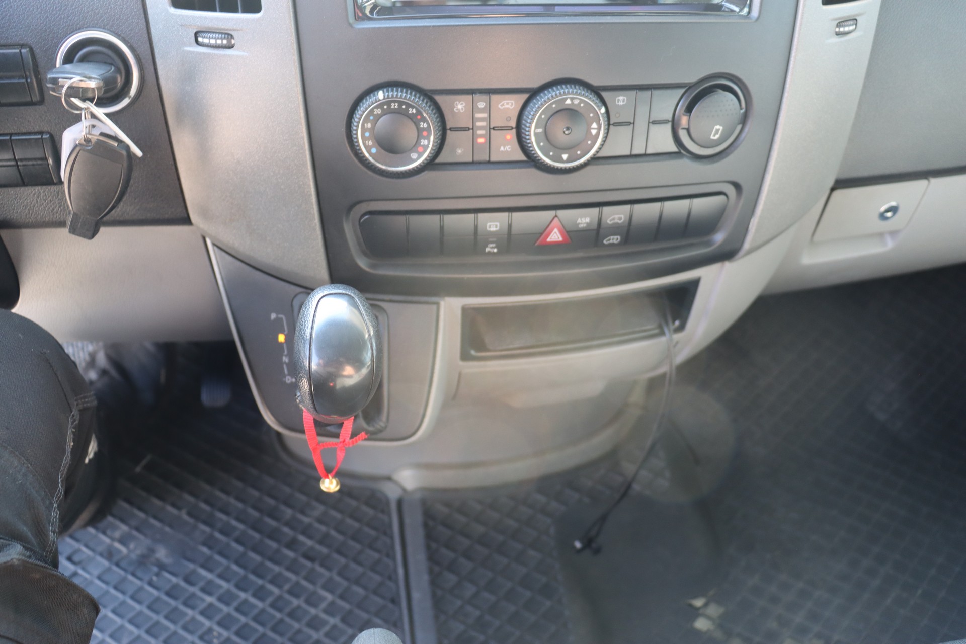 MERCEDES-BENZ Sprinter 316 CDI Kompakt Automat-image-16