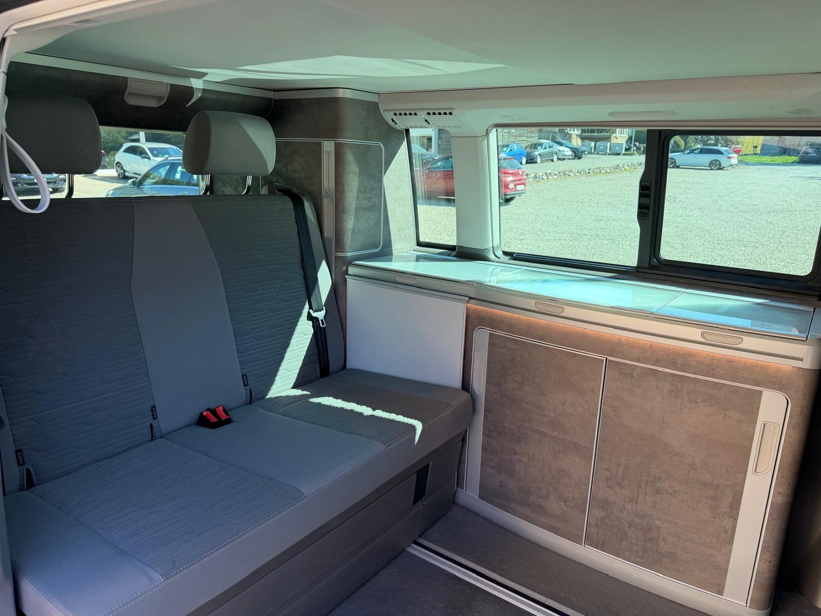 VW T6.1 California 2.0 TDI Ocean Last Edition DSG-image-10